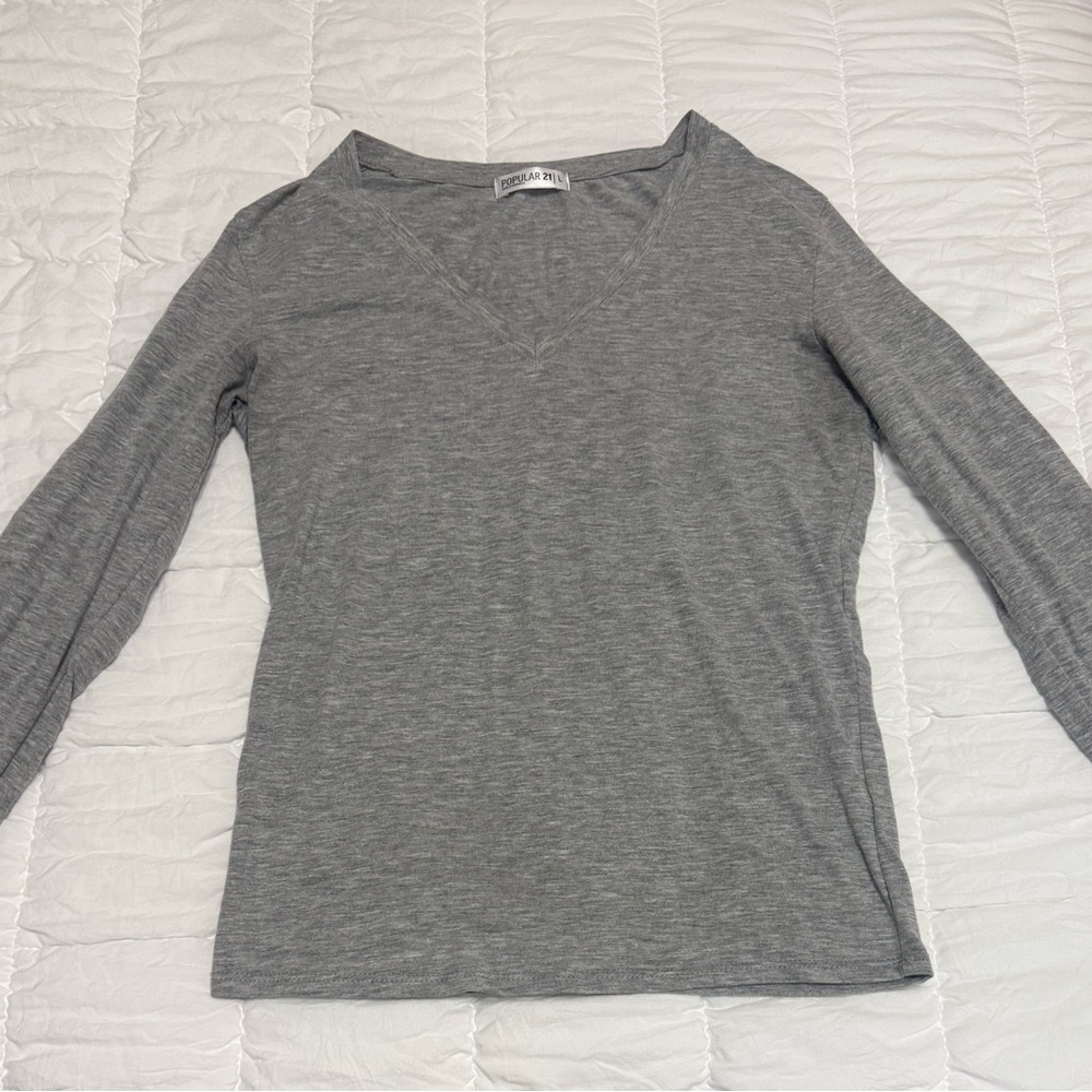 BCBGMaxAzria Gray Fitted Long Sleeve Tee